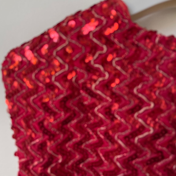 Sleeveless Red Sequinned Top - Picture 3 of 5